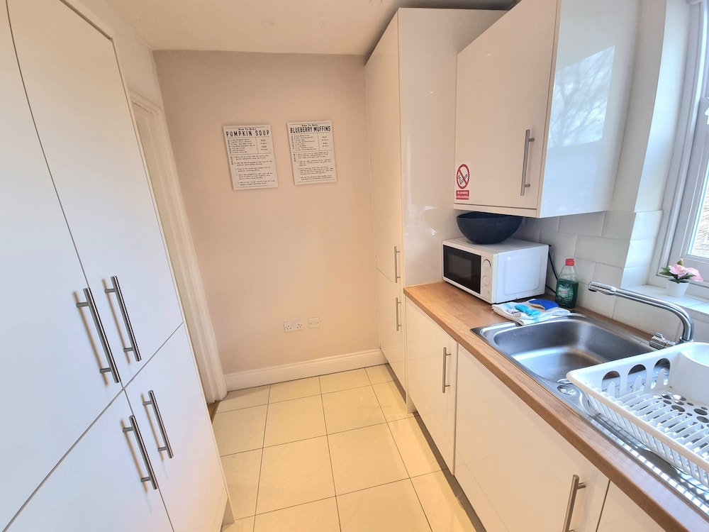 Urban Stay Oxford Gardens Apartments 50/50