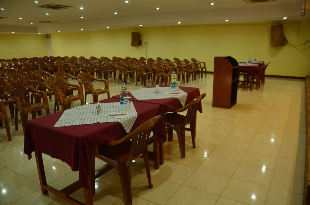 INDISMART WOODBOURNE RESORT 35/50