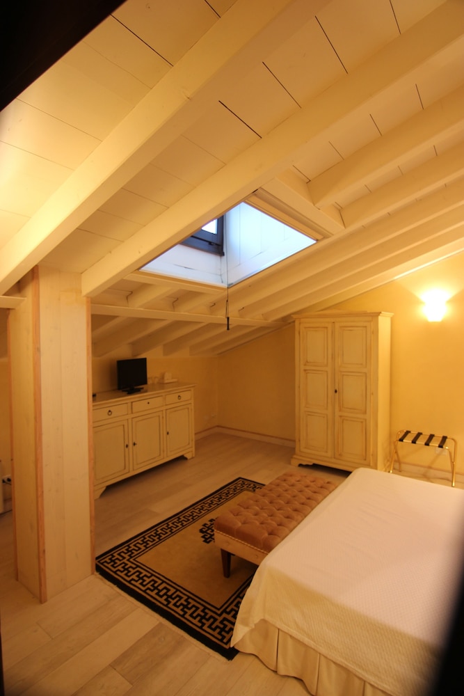 HOTEL VILLA GIONA 34/77