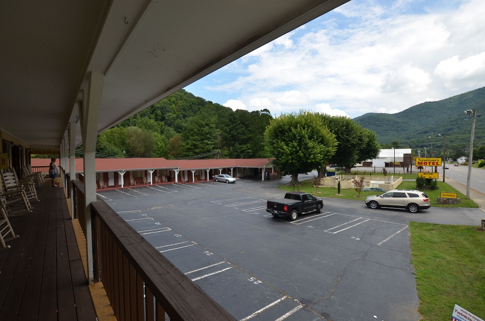 Travelowes Motel 51/58