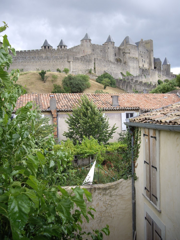 Hotel Du Pont Vieux 51/68