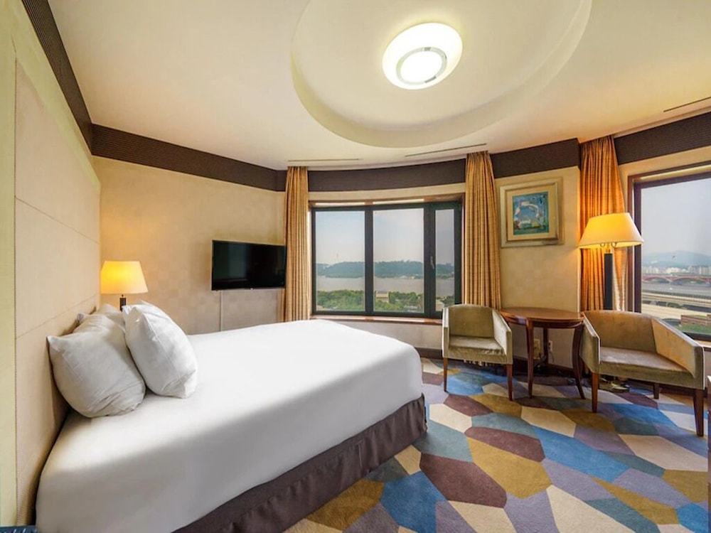 Niagara Hotel 16/48