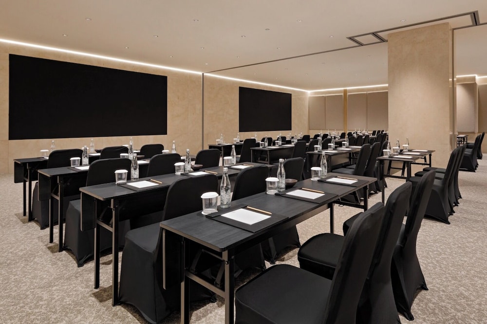 Swissotel Living Jakarta Mega Kuningan 41/50