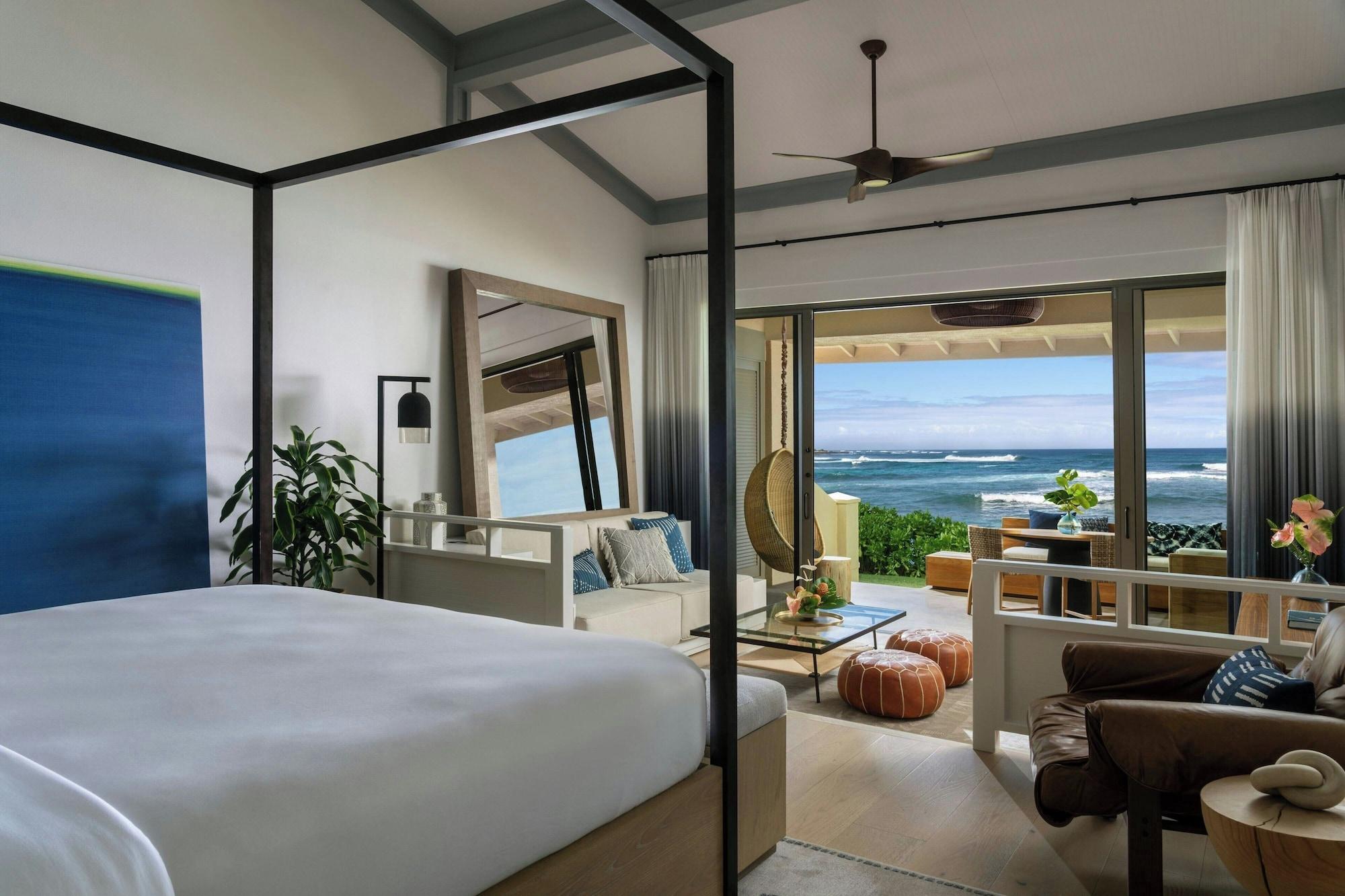 Club, Bungalow, King Bed, Ocean Front, Patio