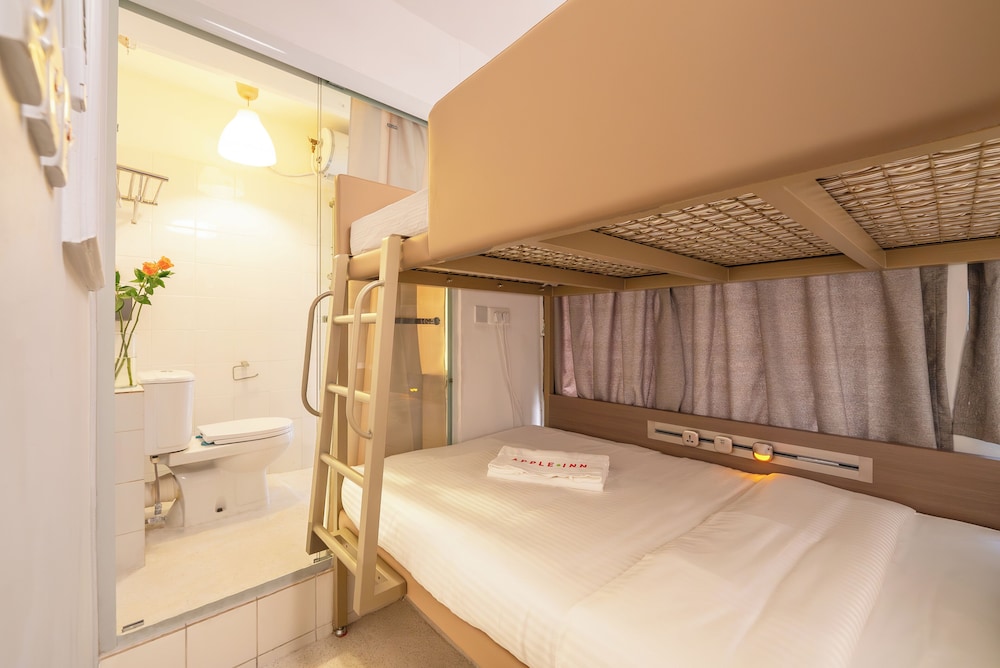 Apple Hotel 13/42