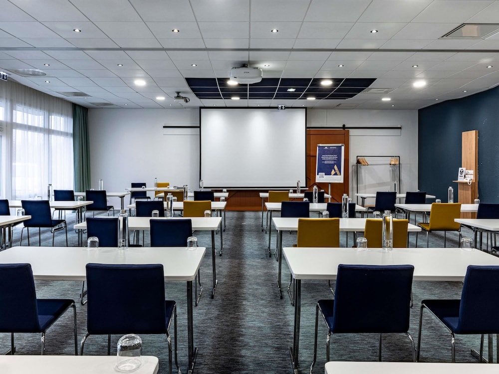 NOVOTEL BEAUNE 64/73
