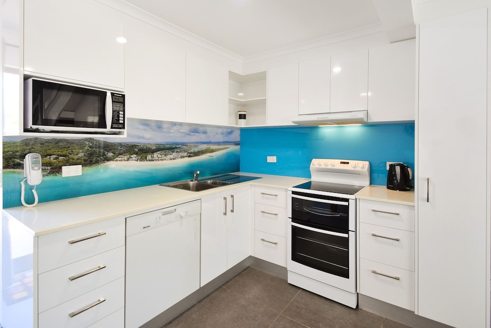 NOOSA PLACE RESORT 3/74