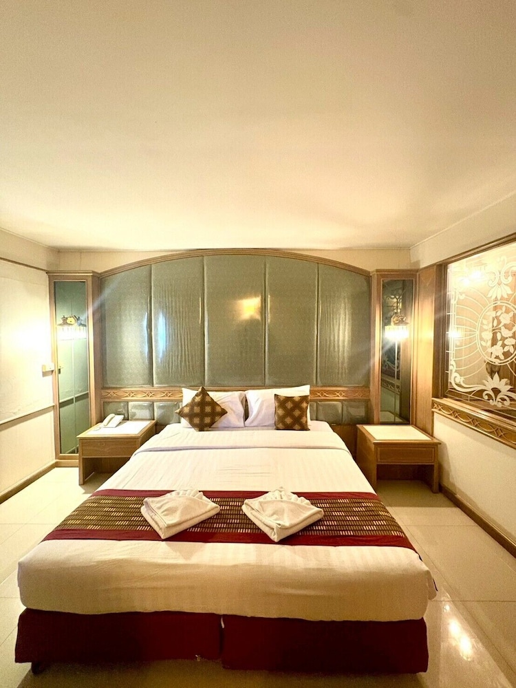 Camelot Hotel Pattaya 28/50