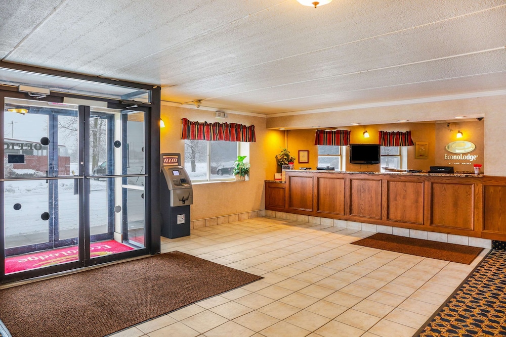 Econo Lodge Darien Lakes 6/46