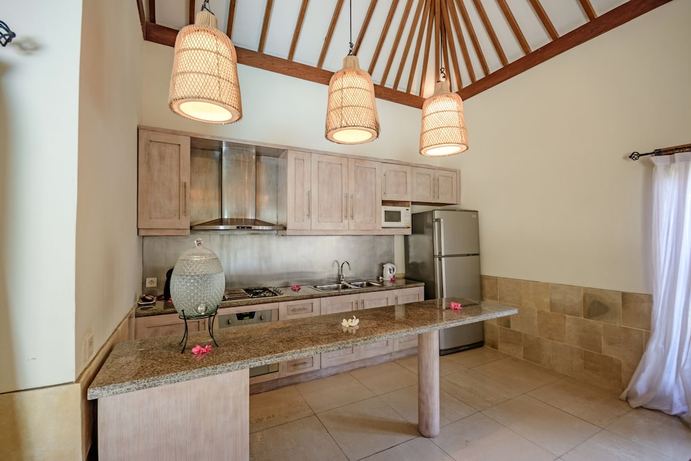 Kelapa Luxury Villas 62/80
