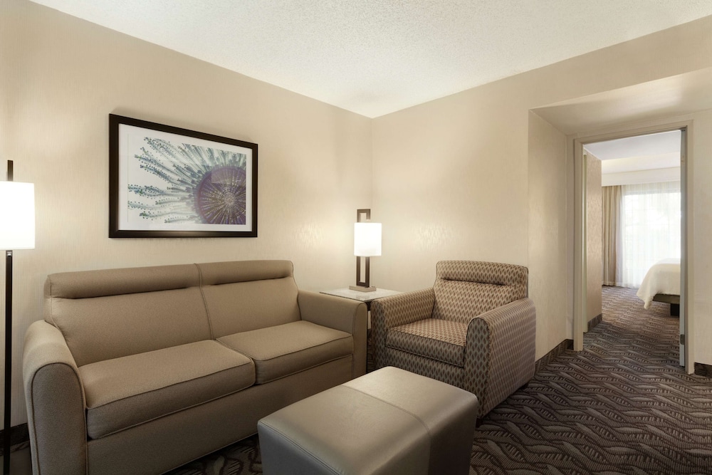 Embassy Suites By Hilton Arcadia Pasadena Area 30/59