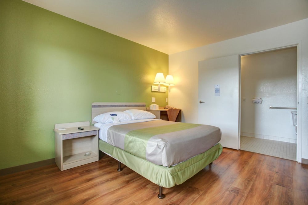 Motel6 Elkton, MD 32/55