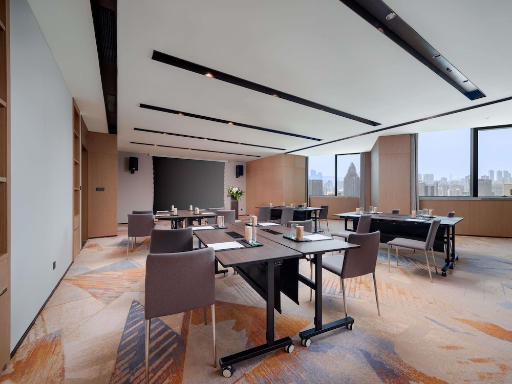 Pullman Chongqing Xiyue 56/65