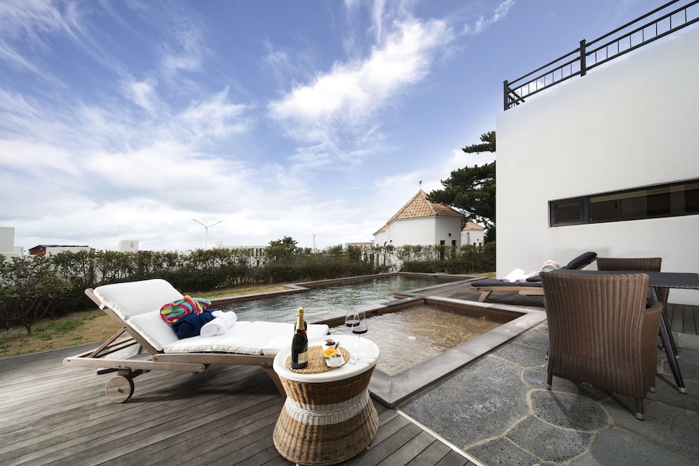 Libentia Hotel and Pool Villa 22/50