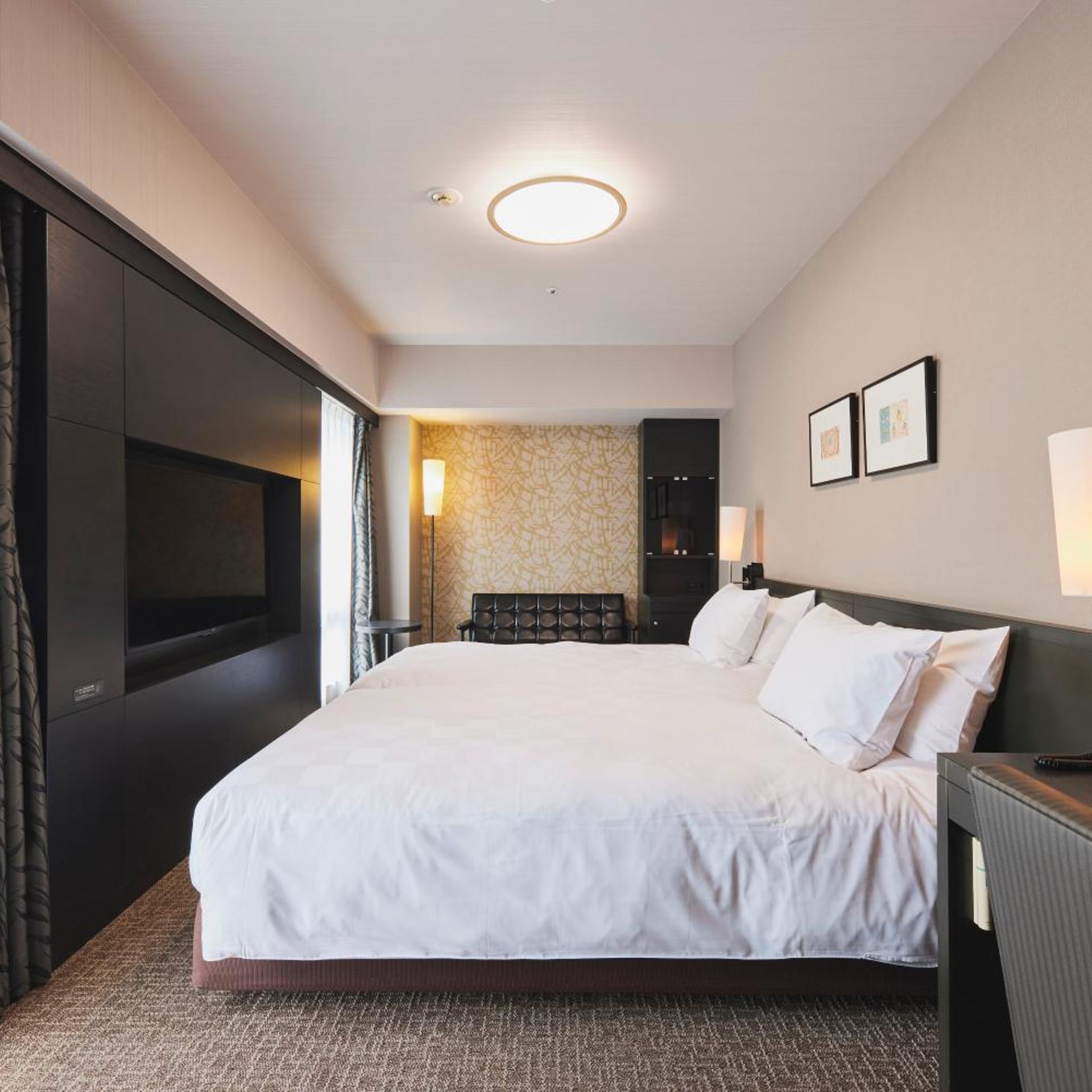 Hollywood, Twin Beds, Smoking