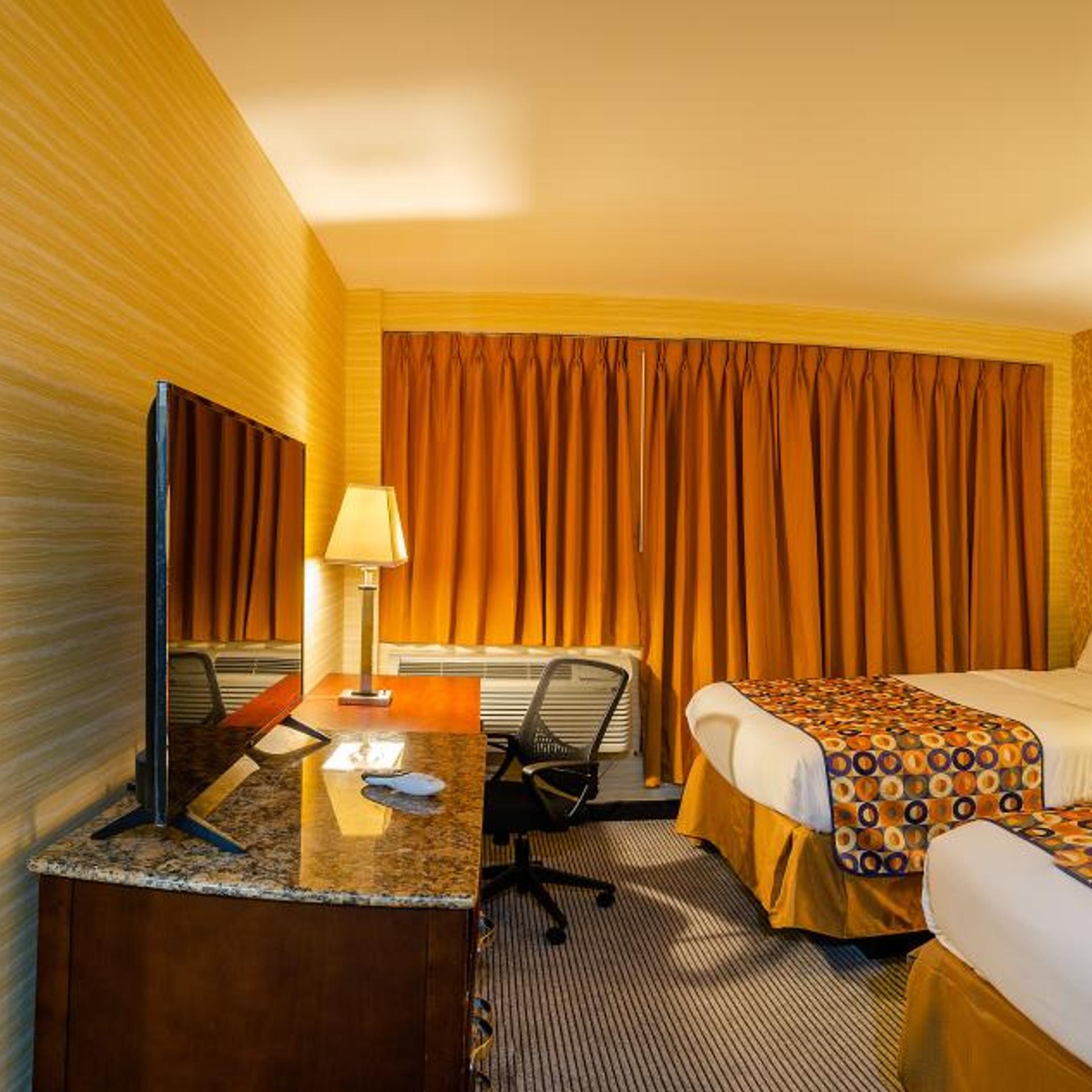 Elmhurst Hotel 37/50