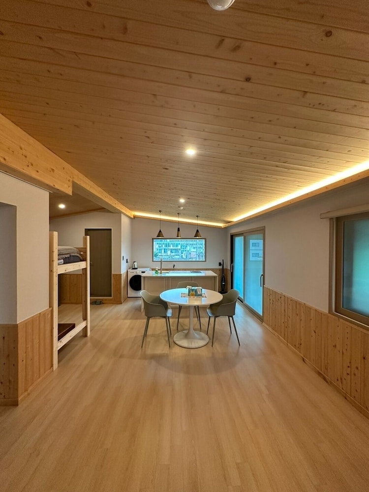 R Guesthouse 40/74