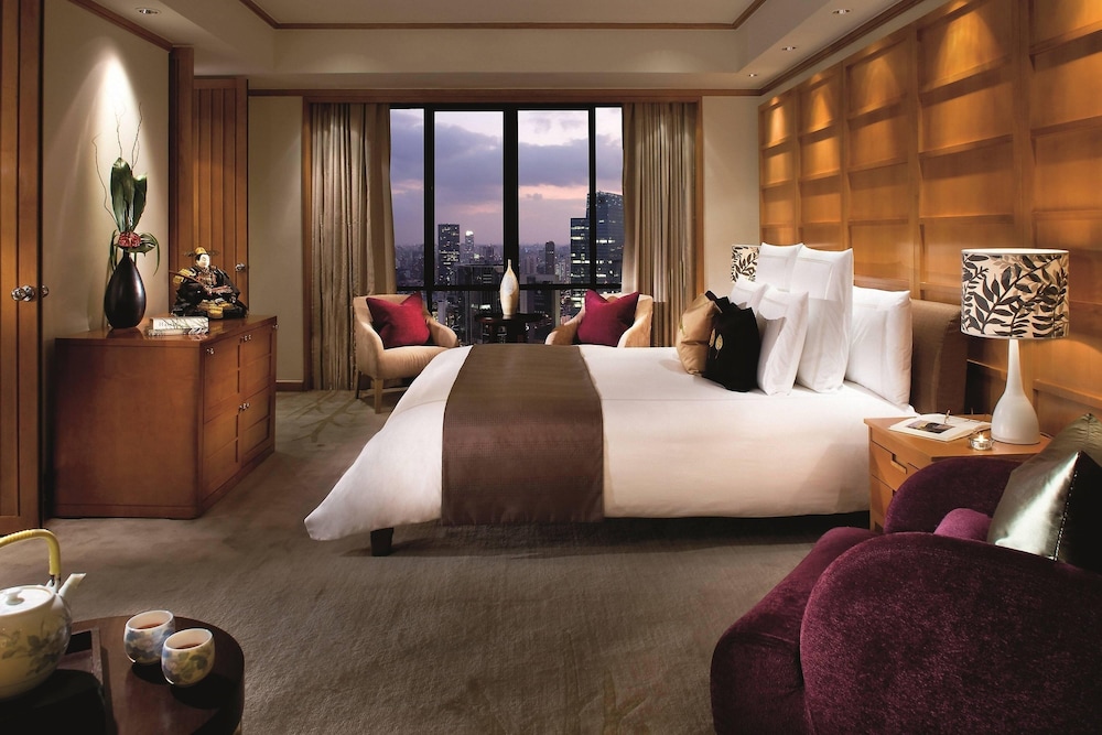 Portman Ritz Carlton 14/43