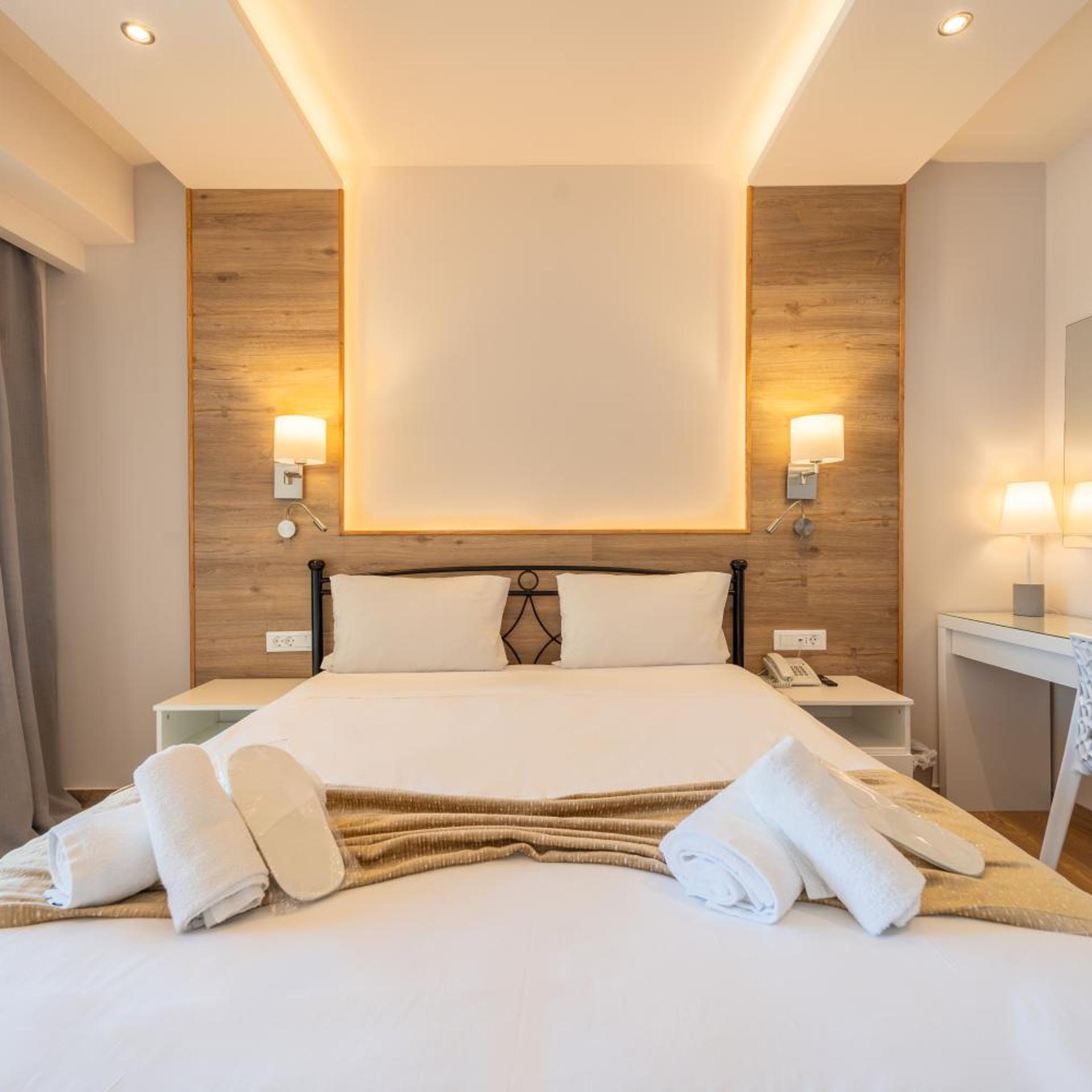غرفة بسرير مزدوج أو سريرين منفصلين بإطلالة جزئية على البحر، Arte Hotel 3/10