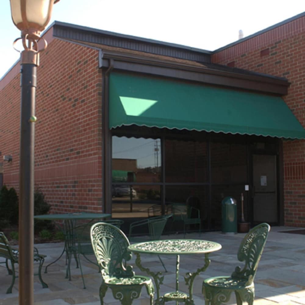 Meadow Court Inn 3/52