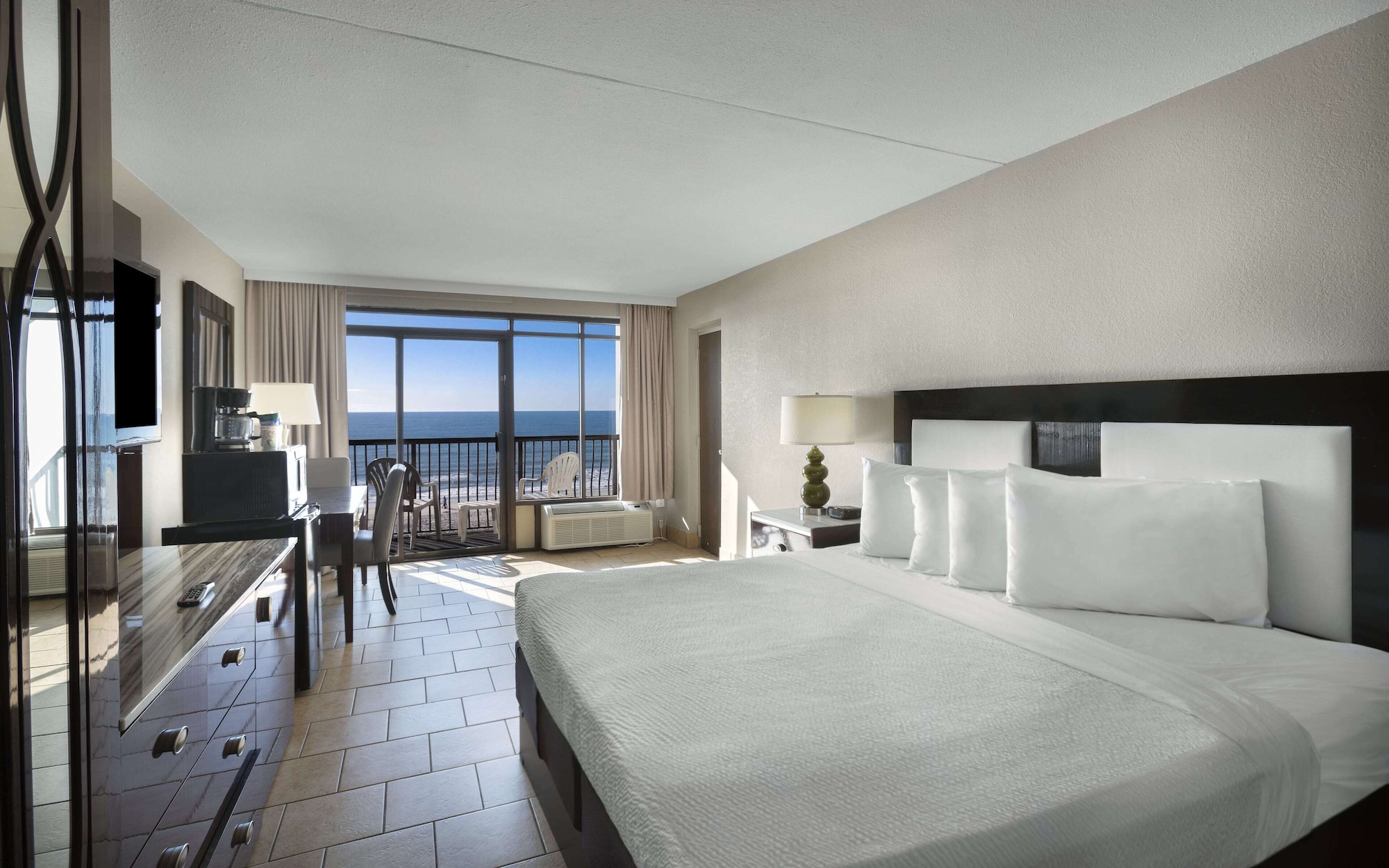 ROOM, KING BED, OCEAN FRONT