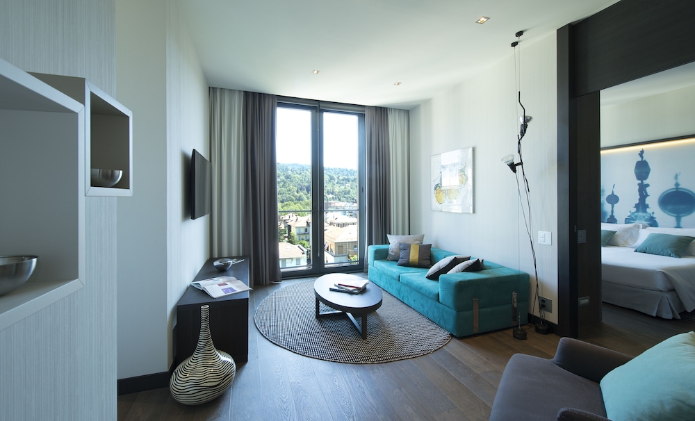 Duparc Contemporary Suites 49/73