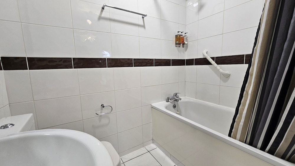 OYO Bros Inn Hotel 43/50