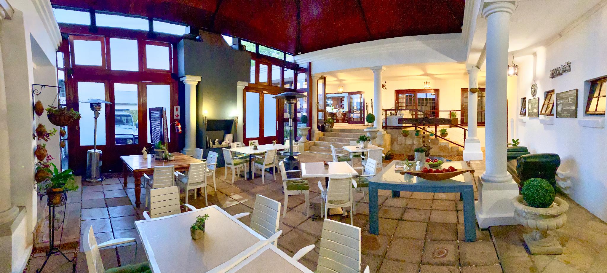 Spacube Luxury Suites and Spa 15/19