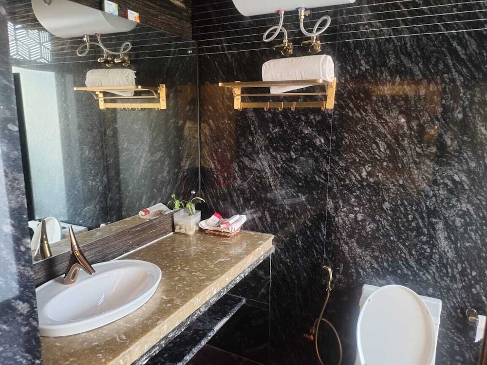 Hotel Stay At Green View 41/47
