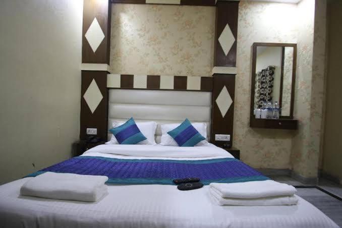Lord Krishna Dx Inn Hotel 9/33