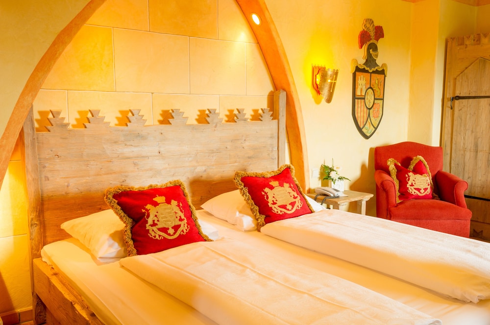 Europa-Park Erlebnis-Resort, Hotel Castillo Alcazar 9/60