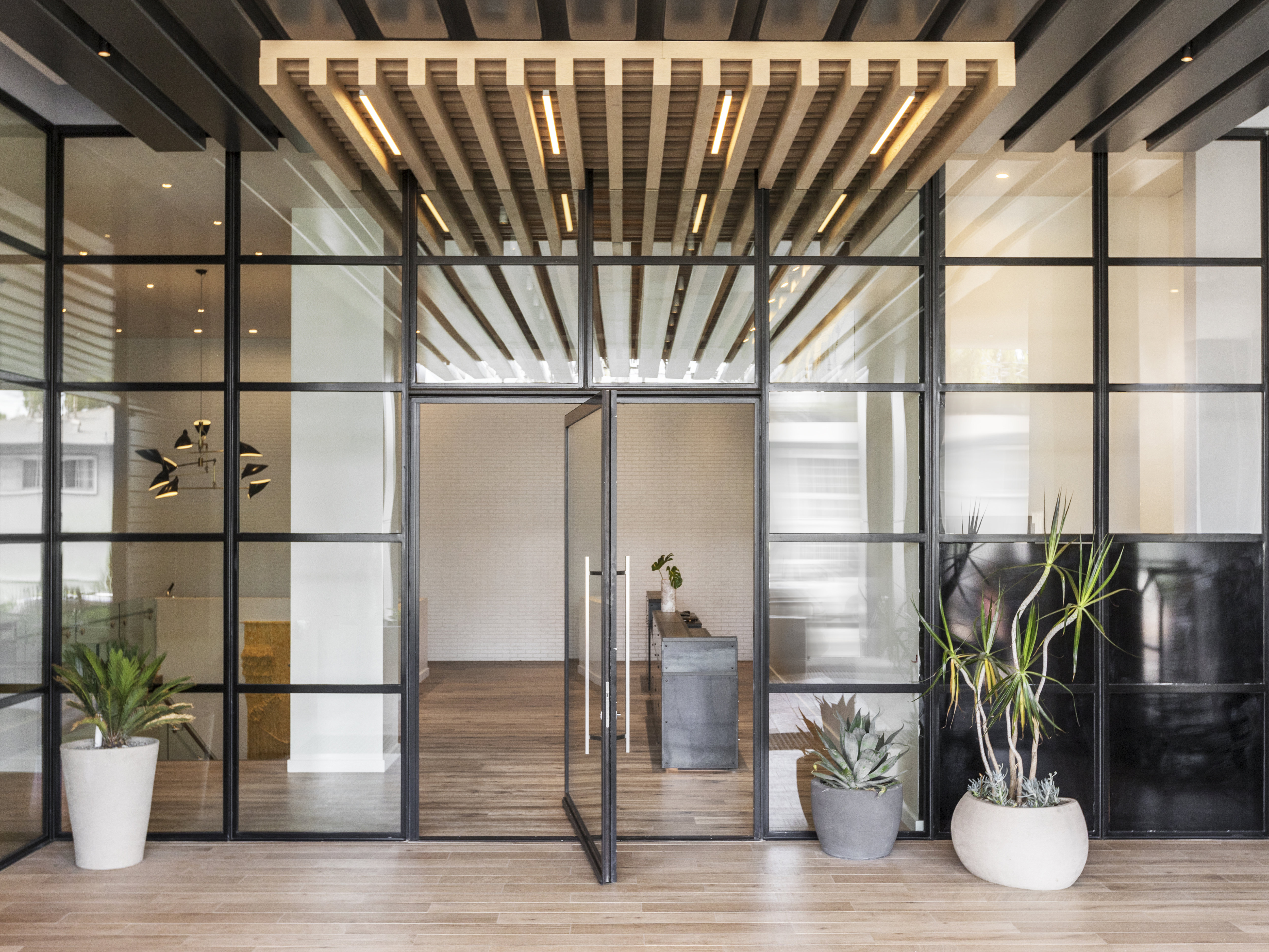 KIMPTON EVERLY HOTEL 13/80