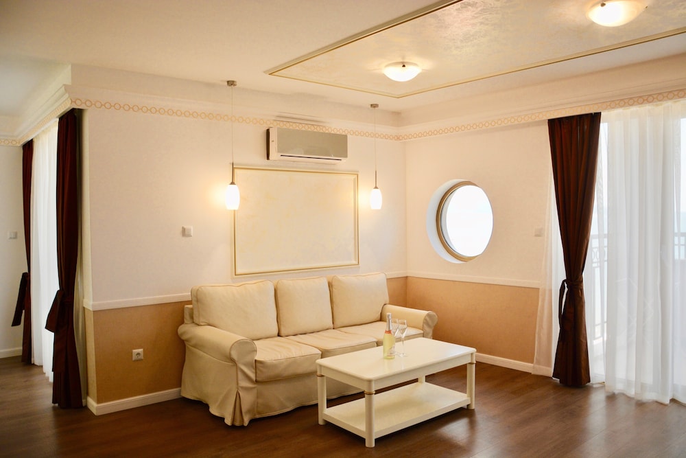 Golden Rainbow Vip Residence 51/71