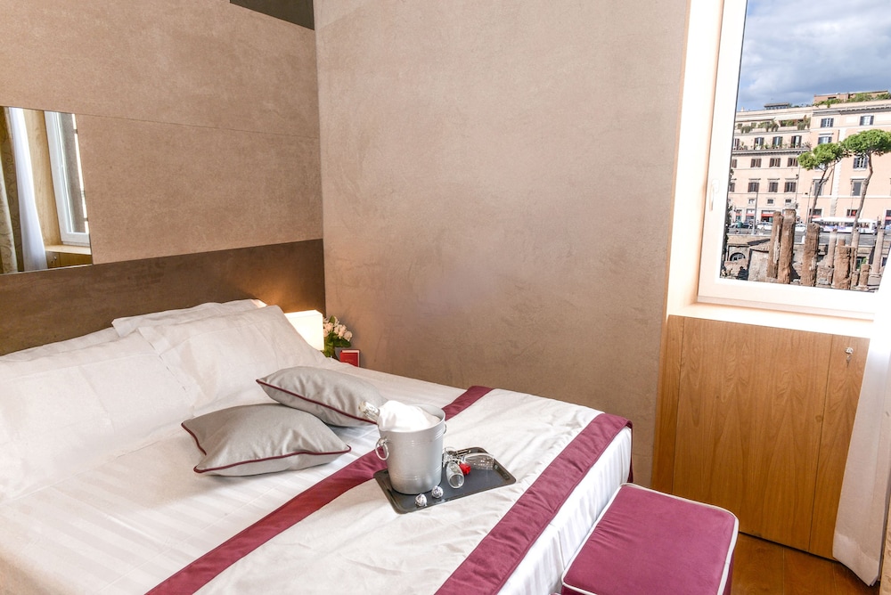 Sun Suite Luxury Pantheon 14/50