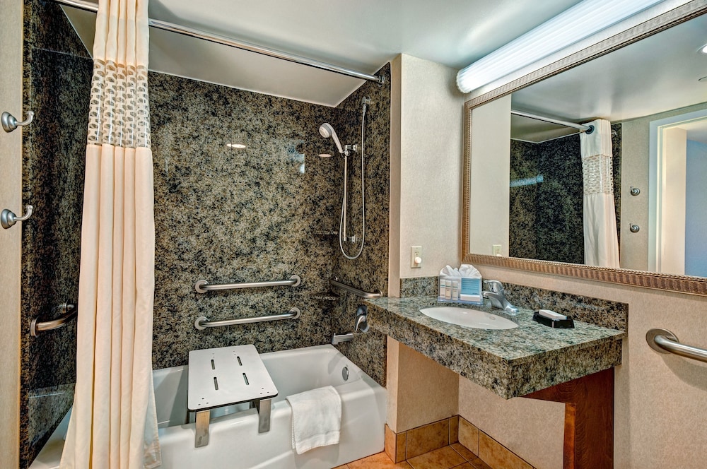 Hampton Inn Lake Havasu 19/49
