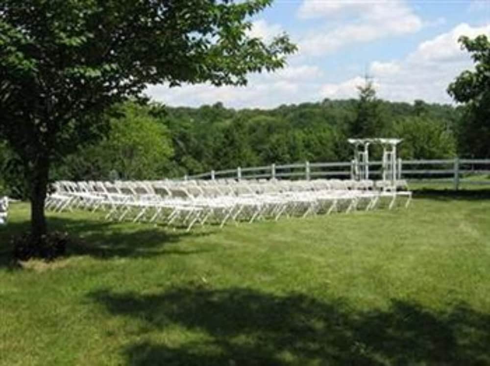 Berry Patch Bed and Breakfast 40/50