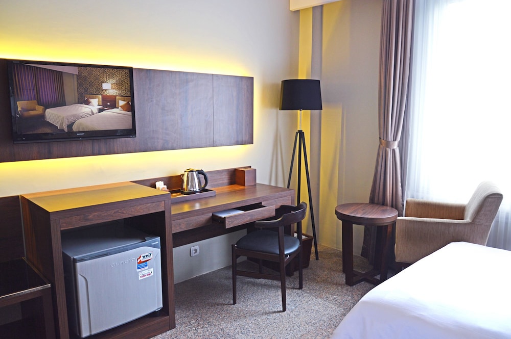 Hotel Safira Magelang 10/16