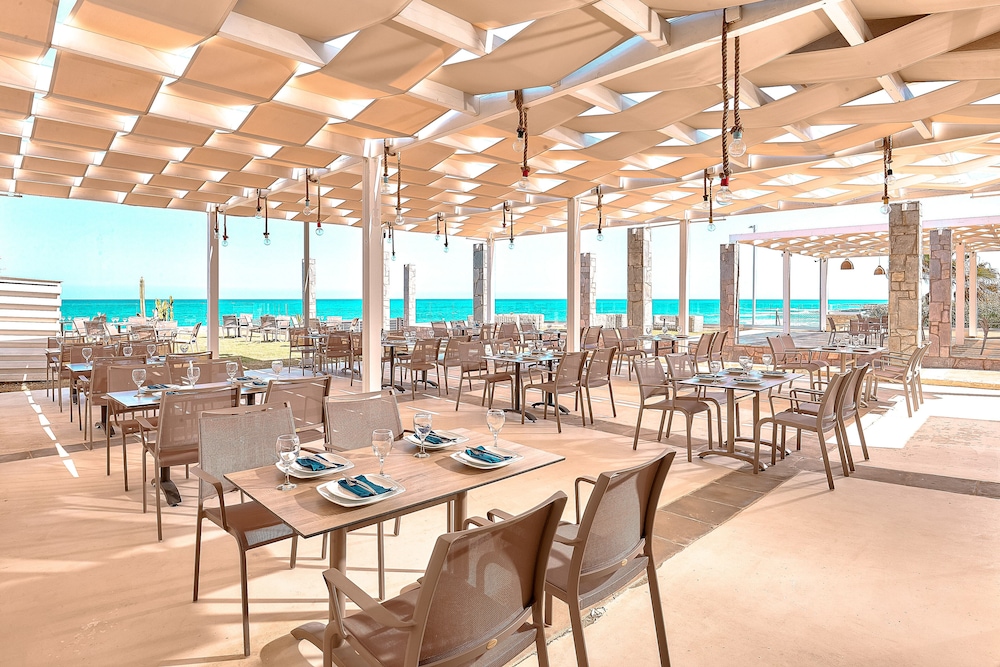 ST. CONSTANTIN SEA HOTEL AND SPA RESORT 36/50