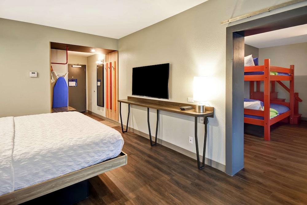 Tru by Hilton Pigeon Forge, TN 18/55