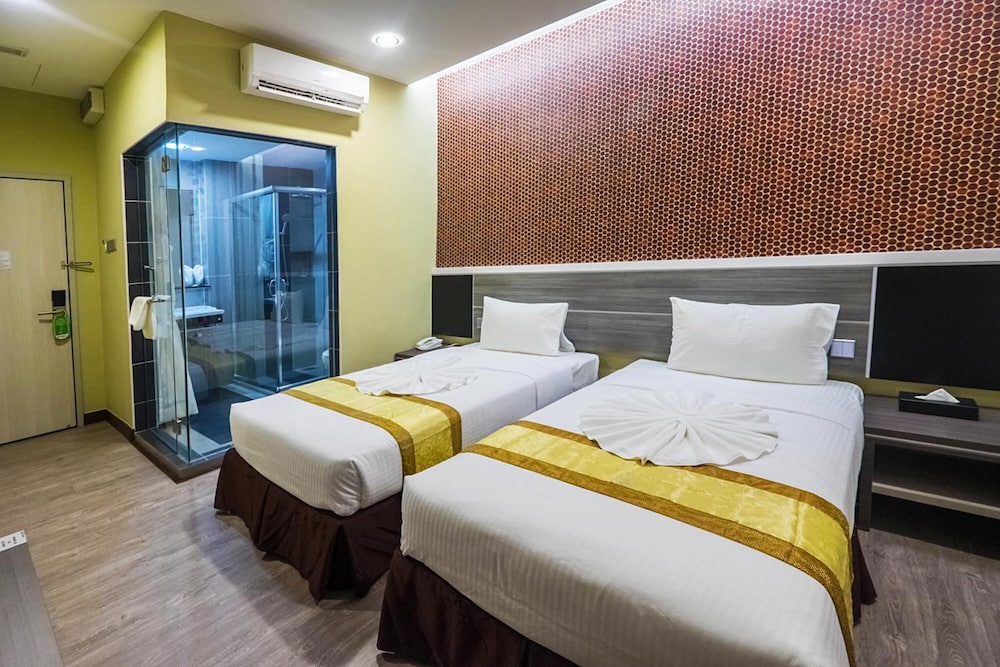Indra Hotel 23/58