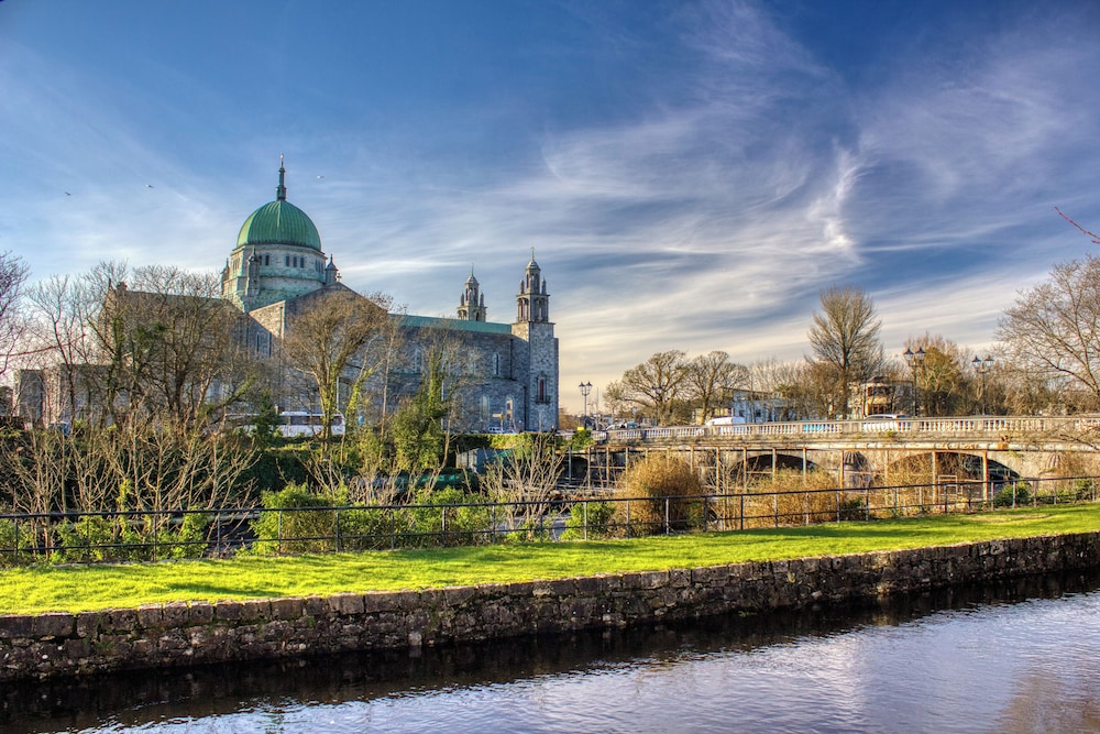 Flannerys Hotel Galway 51/60