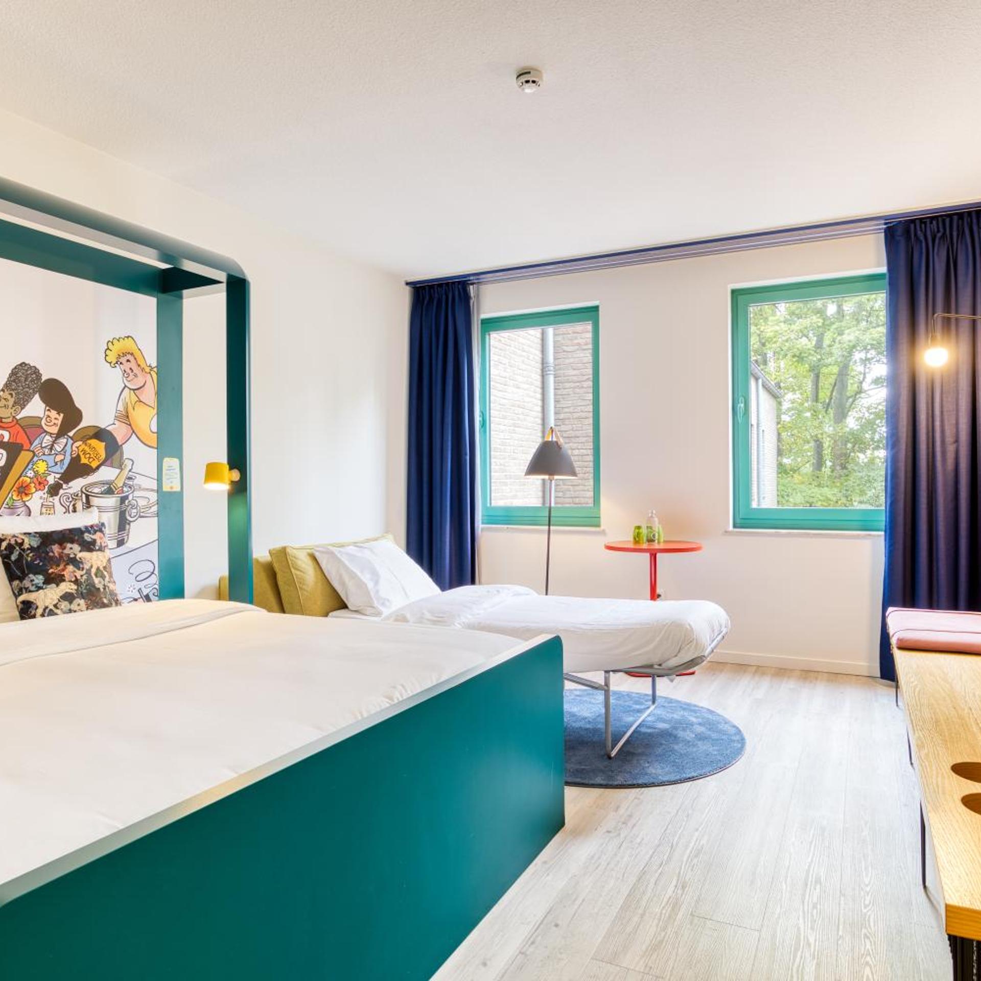 Room, Triple, Sofa