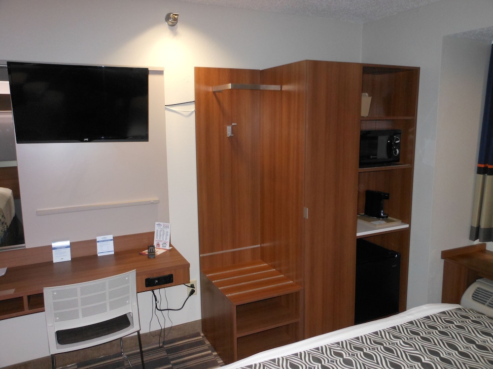Microtel Inn Suites By Wyndham Sioux Falls 19/40