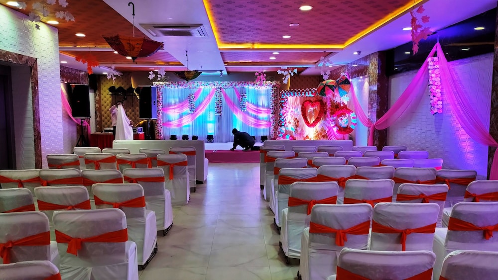Hotel Karan Vilas 49/64