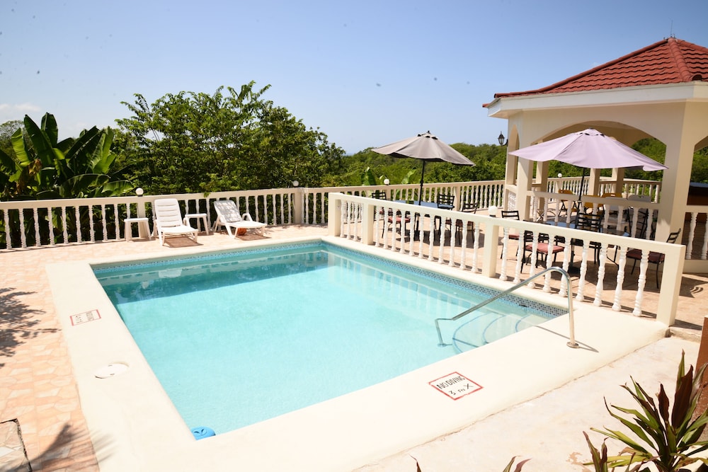 Retreat Guesthouse Luxury Suites 31/50