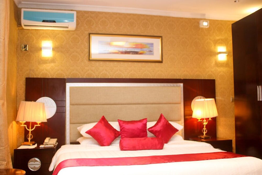 Simama Hotel 13/50
