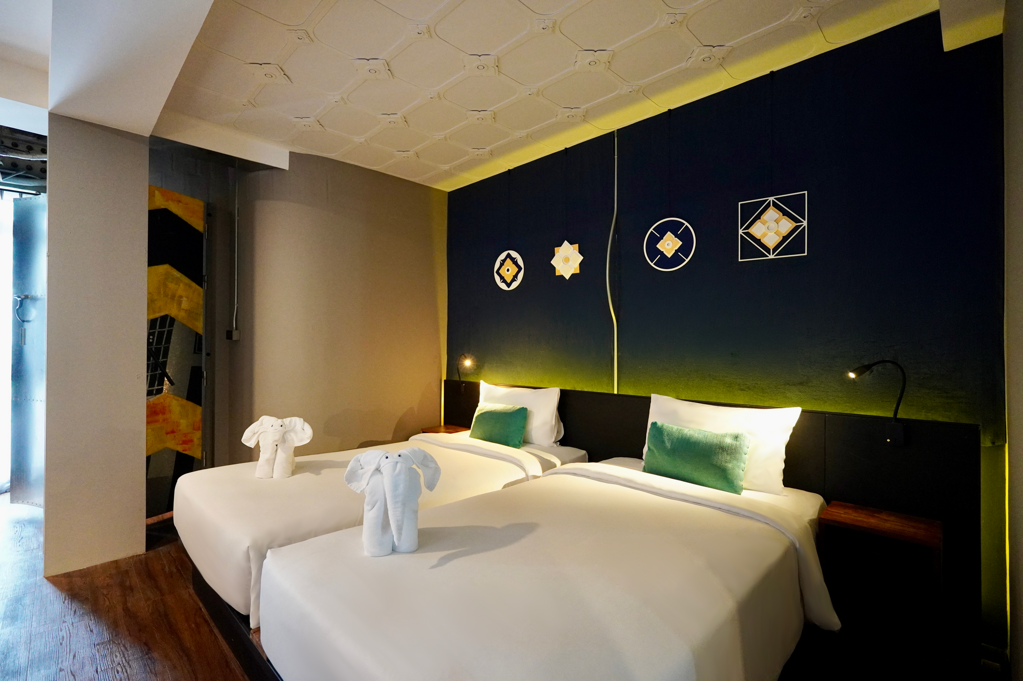 Art, Standard, Twin Beds