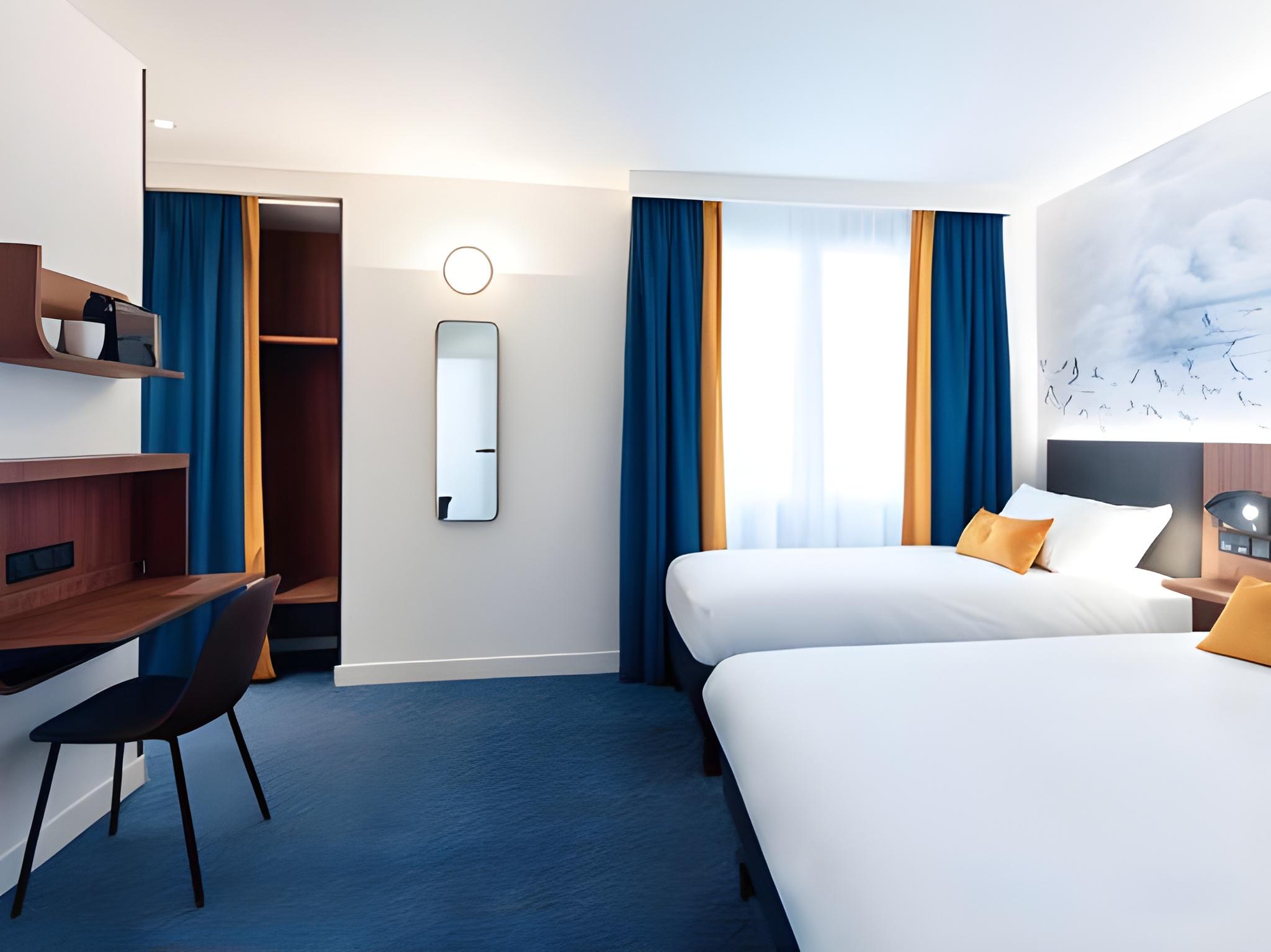 Room, Triple, Eiffel View