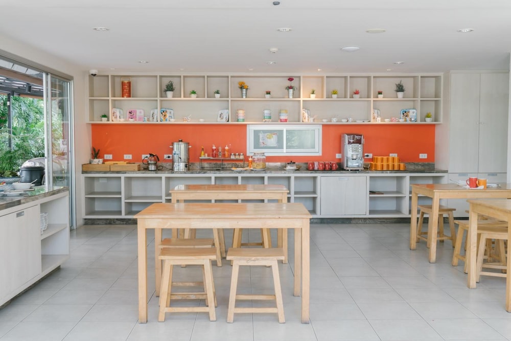 Recenta Suite Phuket Suanluang 36/50