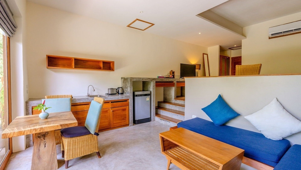 SEA DANCE RESORT 55/77